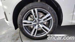 Volvo XC60 T8 R-line 2021 года из Южной Кореи
