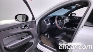 Volvo XC60 T8 R-line 2021 года из Южной Кореи