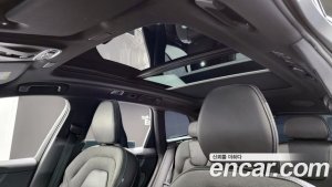 Volvo XC60 T8 R-line 2021 года из Южной Кореи