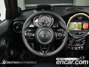 Mini Cooper Convertible SIDEWALK 2020 года из Южной Кореи