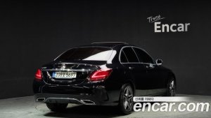 Mercedes-Benz C-Class C200 AMG Line 2021 года из Южной Кореи