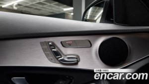 Mercedes-Benz C-Class C200 AMG Line 2021 года из Южной Кореи