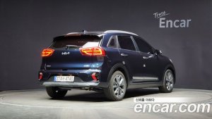 Kia Niro 1.6 HEV 2022 года из Южной Кореи