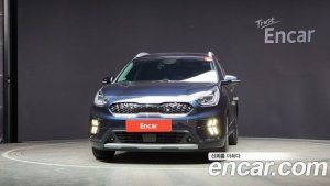 Kia Niro 1.6 HEV 2022 года из Южной Кореи