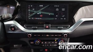 Kia Niro 1.6 HEV 2022 года из Южной Кореи
