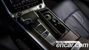 Audi A7 55 TFSI 4WD Premium 2021 года из Южной Кореи