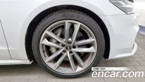 Audi A7 55 TFSI 4WD Premium 2021 года из Южной Кореи