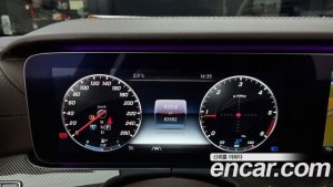 Mercedes-Benz CLS-Class CLS300d AMG Line 2020 года из Южной Кореи