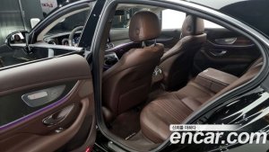 Mercedes-Benz CLS-Class CLS300d AMG Line 2020 года из Южной Кореи