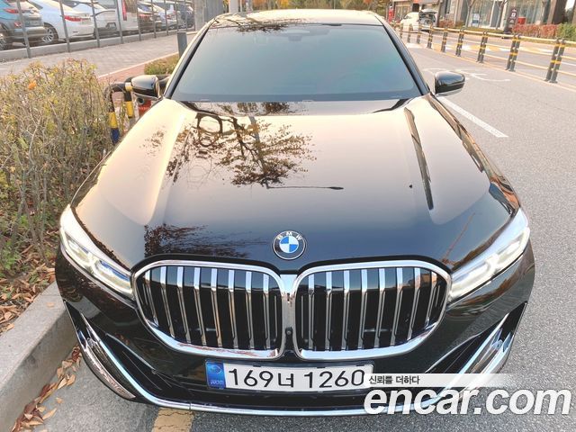 BMW 7-Series 740i Design Pure Excellence 2021 года из Кореи