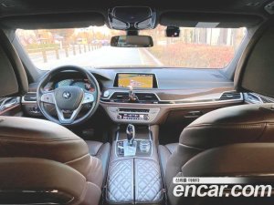 BMW 7-Series 740i Design Pure Excellence 2021 года из Южной Кореи