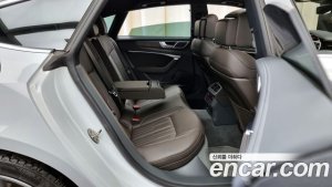 Audi A7 55 TFSI 4WD Premium 2021 года из Южной Кореи