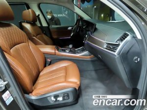 BMW X7 xDrive 40i Design Pure Excellence 6인승 2021 года из Южной Кореи