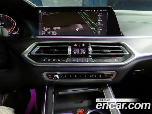 BMW X7 xDrive 40i Design Pure Excellence 6인승 2021 года из Южной Кореи
