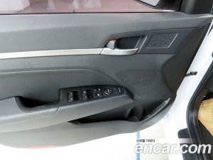 Hyundai AVANTE 1.6 2020 года из Южной Кореи