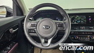 Kia Niro 1.6 HEV 2020 года из Южной Кореи