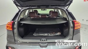 Kia Niro 1.6 HEV 2020 года из Южной Кореи