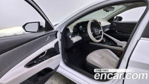 Hyundai AVANTE Inspiration 2021 года из Южной Кореи
