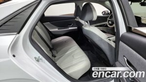 Hyundai AVANTE Inspiration 2021 года из Южной Кореи