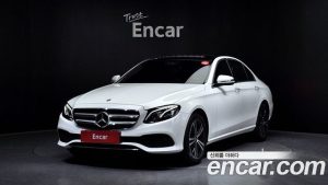 Mercedes-Benz E-Class E220d Avantgarde 2020 года из Южной Кореи