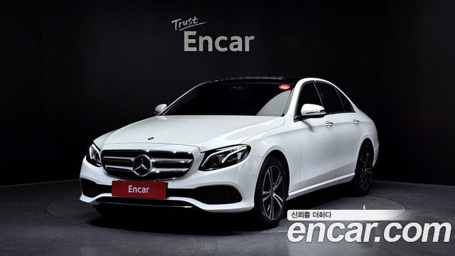 Mercedes-Benz E-Class E220d Avantgarde 2020 года из Кореи