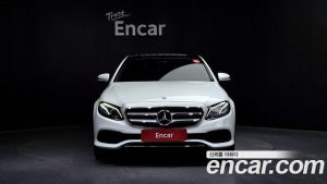 Mercedes-Benz E-Class E220d Avantgarde 2020 года из Южной Кореи