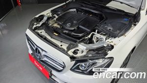 Mercedes-Benz E-Class E220d Avantgarde 2020 года из Южной Кореи