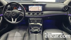 Mercedes-Benz E-Class E220d Avantgarde 2020 года из Южной Кореи