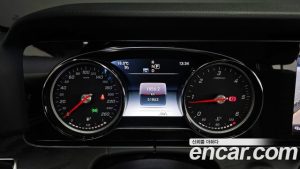 Mercedes-Benz E-Class E220d Avantgarde 2020 года из Южной Кореи