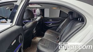 Mercedes-Benz E-Class E220d Avantgarde 2020 года из Южной Кореи