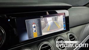 Mercedes-Benz E-Class E220d Avantgarde 2020 года из Южной Кореи
