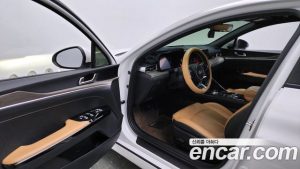 Kia K5 2.0 2020 года из Южной Кореи