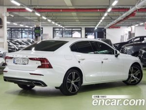 Volvo S60 B5 Inscription 2021 года из Южной Кореи