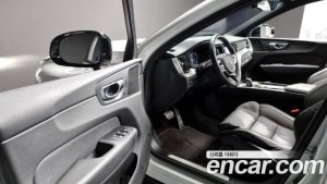 Volvo XC60 T8 R-line 2021 года из Южной Кореи