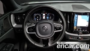 Volvo XC60 T8 R-line 2021 года из Южной Кореи