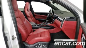 Porsche Cayenne 3.0 E-하이브리드 2020 года из Южной Кореи