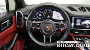 Porsche Cayenne 3.0 E-하이브리드 2020 года из Южной Кореи