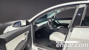 Tesla Model Y Standard RANGE 2021 года из Южной Кореи