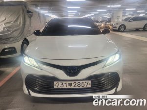Toyota Camry 2.5 XLE HYBRID 2021 года из Южной Кореи