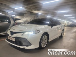 Toyota Camry 2.5 XLE HYBRID 2021 года из Южной Кореи