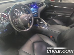 Toyota Camry 2.5 XLE HYBRID 2021 года из Южной Кореи