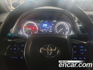 Toyota Camry 2.5 XLE HYBRID 2021 года из Южной Кореи