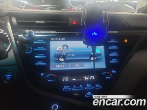 Toyota Camry 2.5 XLE HYBRID 2021 года из Южной Кореи