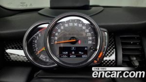 Mini Cooper Convertible DEFAULT 2020 года из Южной Кореи