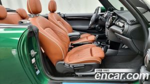 Mini Cooper Convertible DEFAULT 2020 года из Южной Кореи