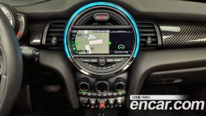 Mini Cooper Convertible DEFAULT 2020 года из Южной Кореи