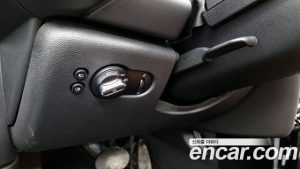 Mini Cooper Convertible DEFAULT 2020 года из Южной Кореи