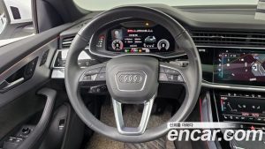 Audi Q8 45 TDI 4WD Premium 2021 года из Южной Кореи