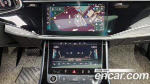 Audi Q8 45 TDI 4WD Premium 2021 года из Южной Кореи
