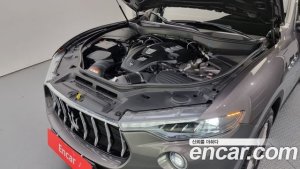 Maserati Levante 3.0 AWD 2020 года из Южной Кореи